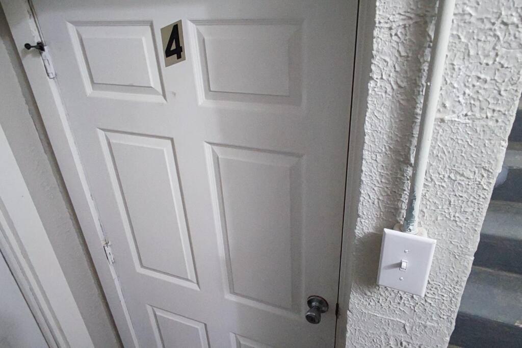 Spacious Suite Close To Downtown Indy/ King Bed Indianapolis Exterior photo