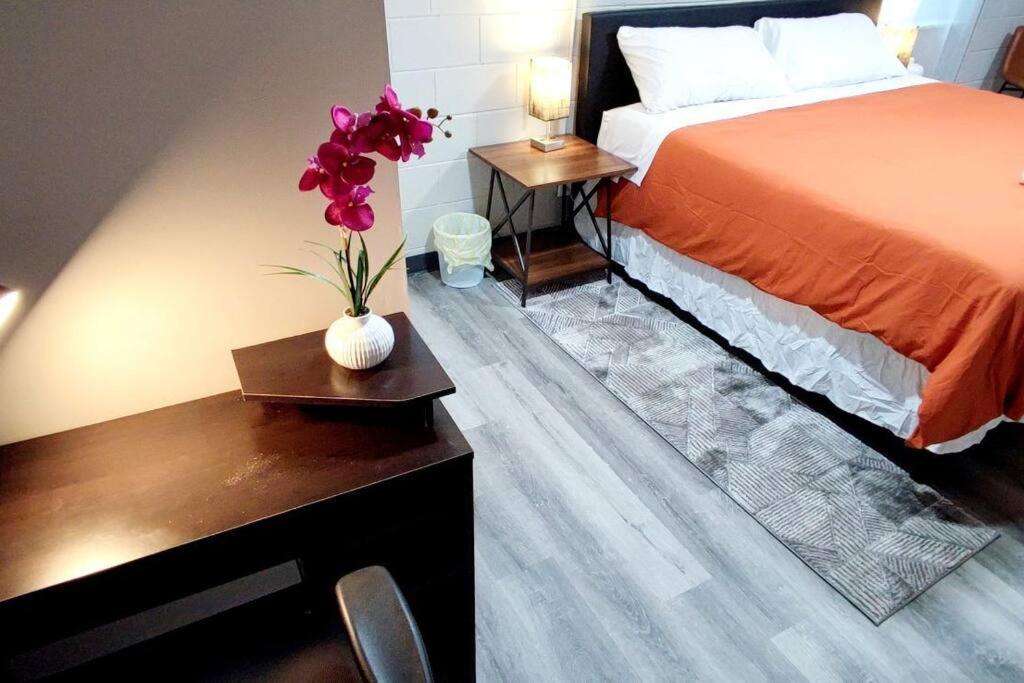 Spacious Suite Close To Downtown Indy/ King Bed Indianapolis Exterior photo