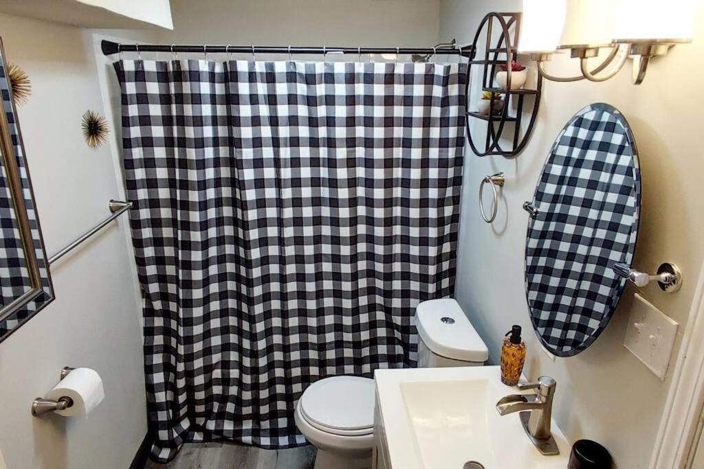 Spacious Suite Close To Downtown Indy/ King Bed Indianapolis Exterior photo