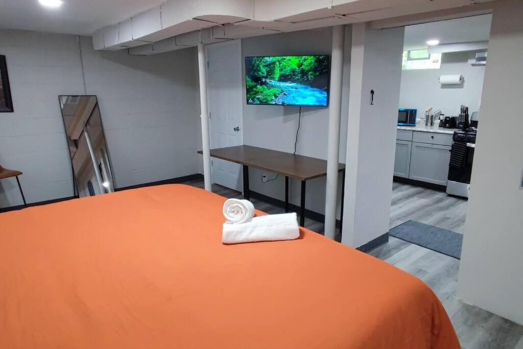 Spacious Suite Close To Downtown Indy/ King Bed Indianapolis Exterior photo